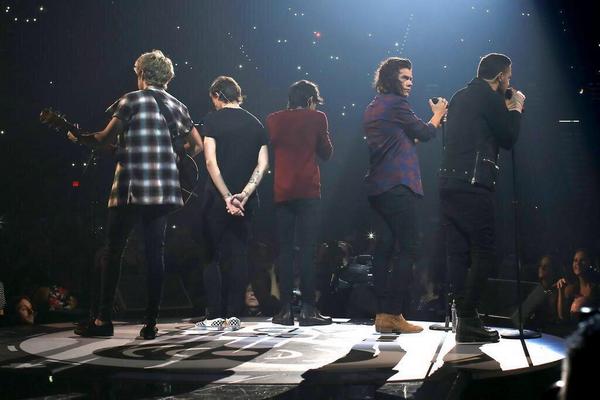 1DDailyReport's tweet image. Les boys au IHeartRadio Music Festival cette nuit #26 -L