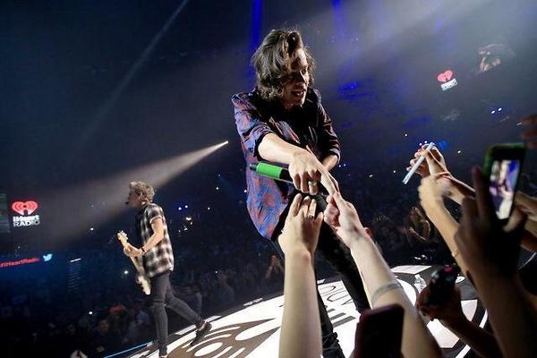 1DDailyReport's tweet image. Les boys au IHeartRadio Music Festival cette nuit #32 -L