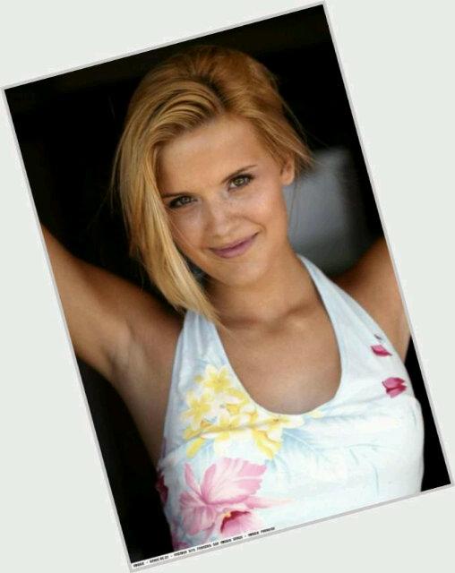 HAPPY BIRTHDAY MAGGIE GRACE!!! 