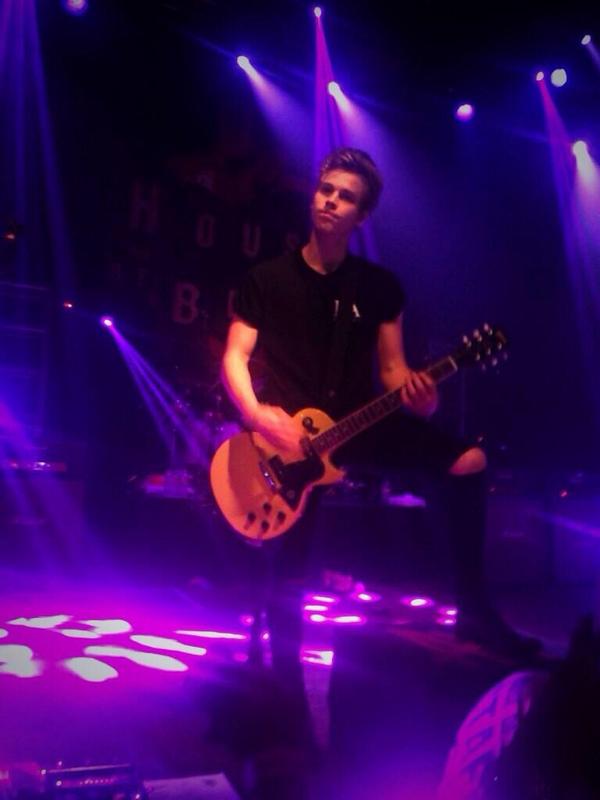 overdose5sos's tweet photo. http://t.co/97vGMqIWy8