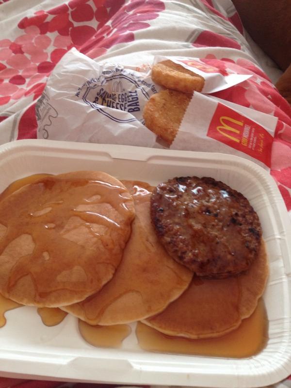 dawnjackson66's tweet photo. Breakfast in bed mmmm x http://t.co/m5Q3cggGxv