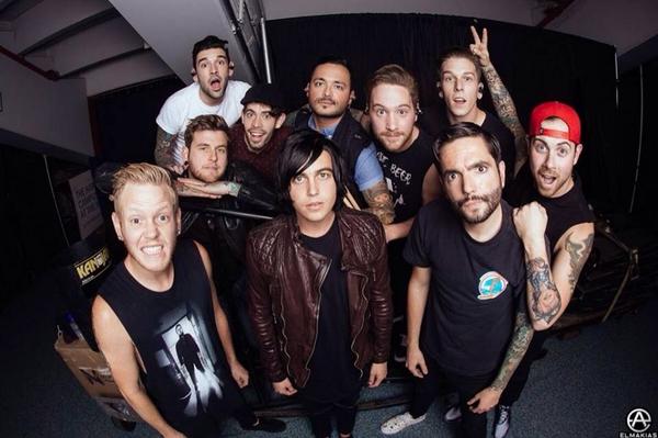 courtsnewbert_x's tweet image. Holy shIT GUYS