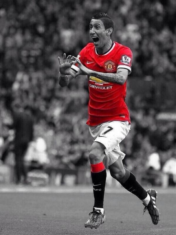 BelovedMUFC's tweet photo. HALFTIME: LCFC 1 - 2 MUFC

#MUFC Scorers: Van Persie and Di Maria.

#LCFCvMUFC 

#Gaalacticos http://t.co/OZllNlmpyV