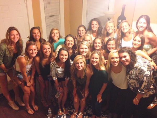 USCWomensLax's tweet photo. #Squaad http://t.co/GFTROSyUzM