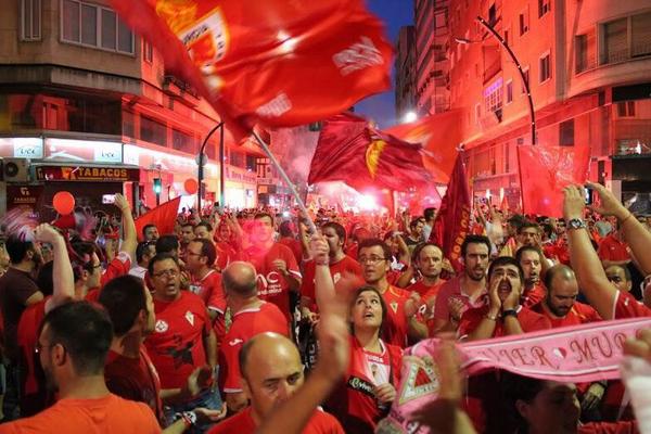 Buen partido ayer, a seguir creciendo poco a poco. Como siempre los 7.000 inmejorables, gracias afición.