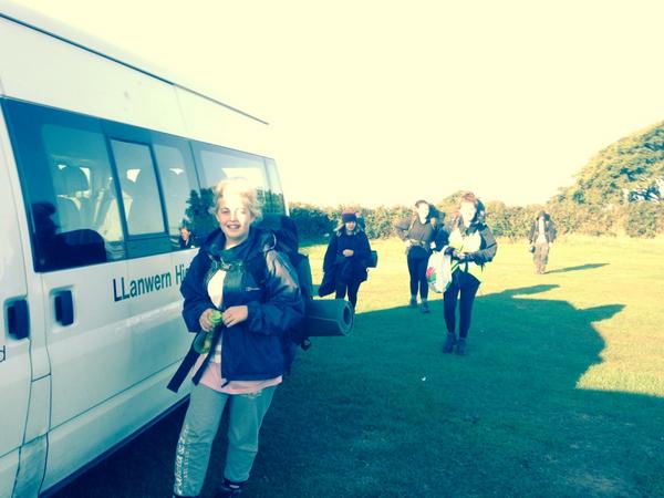 LIDNEYBUS's tweet photo. @LlanwernCCF early start on day 3 for Y12's off on Silver DofE qualifying exped. at the Gower #teamwork #proud @DofE http://t.co/G4ryMRDjhO
