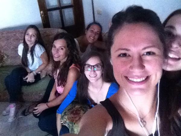 De peliculeo con las secsis seniorritas <a href="/PatriciaFdez30/">Patricia Fernández</a> <a href="/veroarreaza/">Vero Arreaza</a> @MaiiteAtm <a href="/LorenaPll/">Lorena pll</a>  and <a href="/rociocgc/">Rocío GuzmánCarranza</a> #BuenPlan