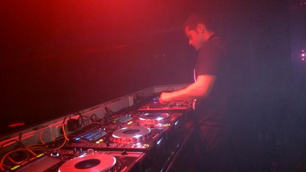GoaClubMadrid's tweet photo. @ramirolopez_ At Satellite Room Right Now #GoaFrida http://t.co/lVUoXOYhaR