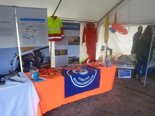 Wij zijn vandaag aanwezig op de Dag van de Dijk in Arcen met leuke demonstraties in de Maas!