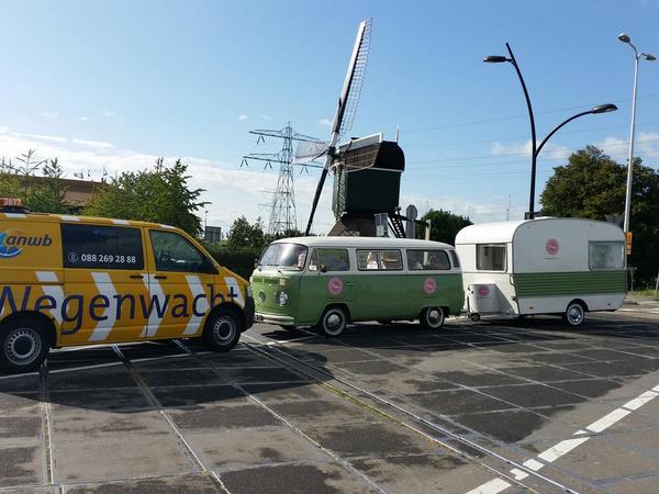 wegenwacht3877's tweet photo. Zo...De dames van @FlowMagazine zijn weer onderweg. Teveel #speling in #contactslot. #anwb #wegenwacht http://t.co/AVvogSPYsQ