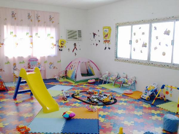 BethlehmGovernr's tweet photo. لجنة الحضانات تتابع الامور القانونية لحضانات بيت لحم 

http://t.co/i4DOVRCh84 http://t.co/r3r1rSJciU