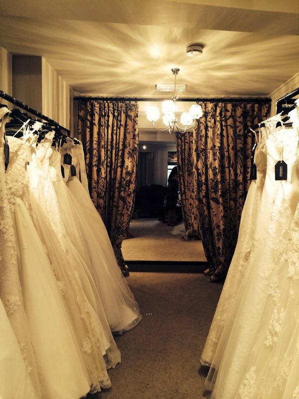 OndcsFinancial's tweet photo. Thank you so much to @sammicox for treating us yesterday. Perfect experience for the bride @leannecoombe!! http://t.co/qlOQpdmR5Q