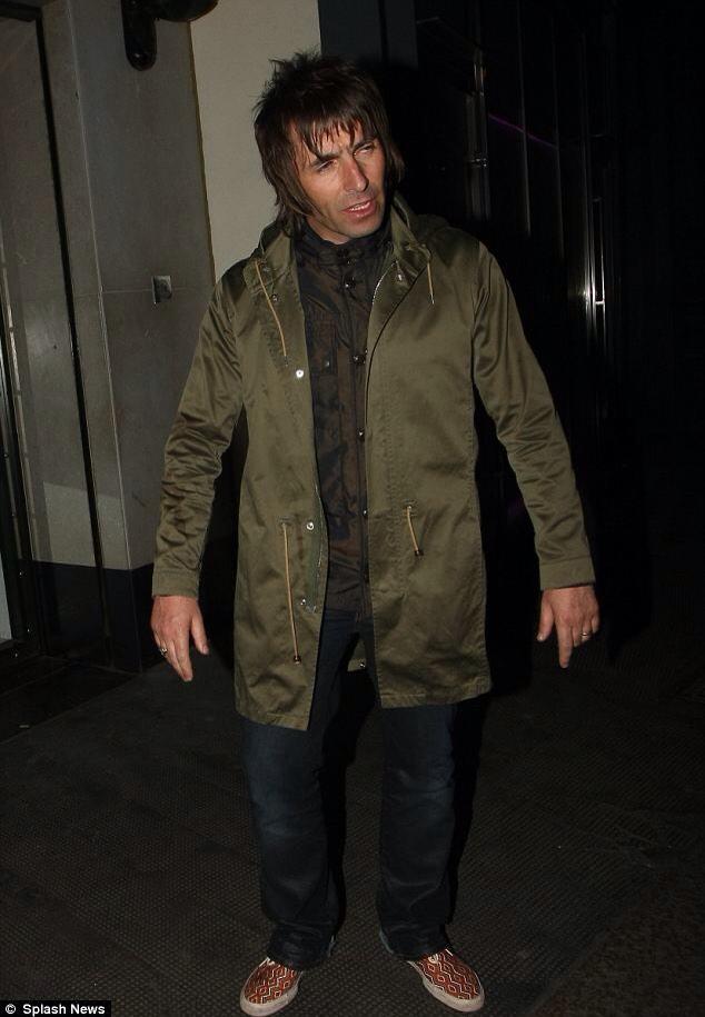 Happy birthday to this weapon the one and only Liam Gallagher 