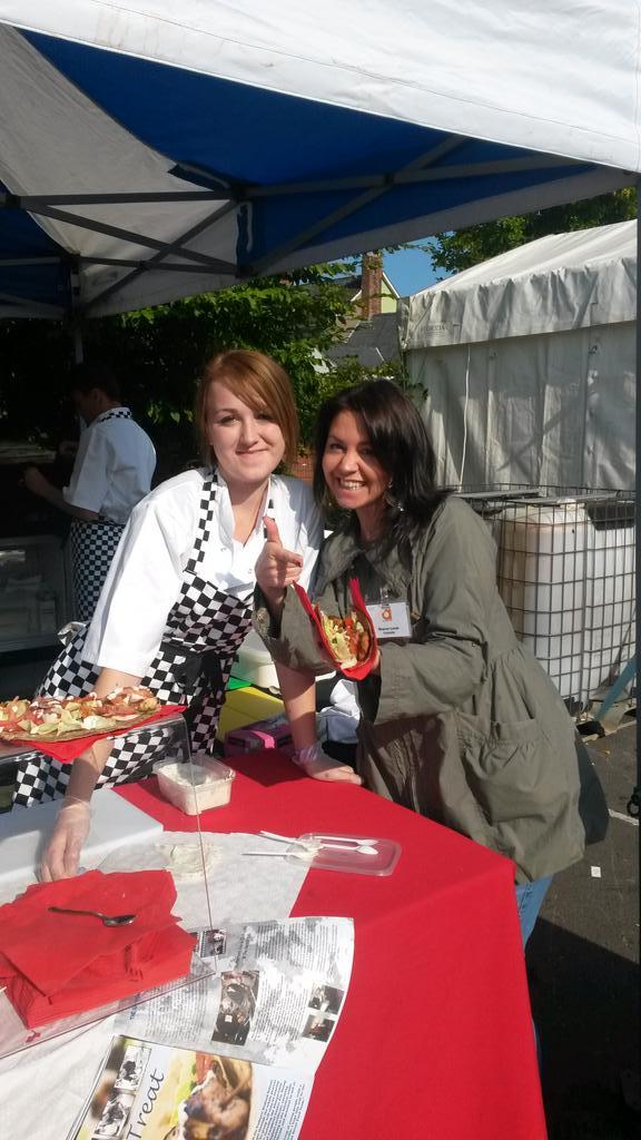 SharonLewis2009's tweet image. Bought my wrap @RandomzSF Working together for @afoodfestival Fab project, Amazing young people #LushWrap