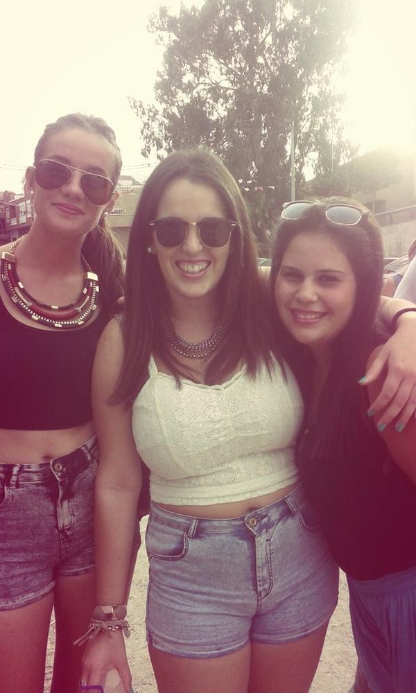 pelusilla94's tweet photo. Nos queda pan pa’ hoy y poesía 
y unos ojos que han llorado de tristeza y alegría. @_tiisti @Lidiia93 http://t.co/LofnjvKN2z