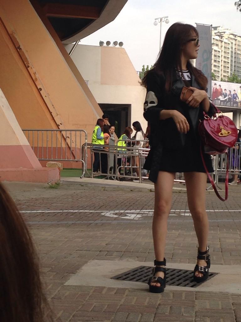 ByDPGi0CAAAMOUI.jpg:large