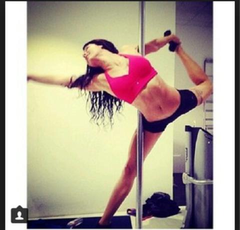 PowerfulShanna's tweet photo. Dance 👌 http://t.co/KoRKlqBtfn