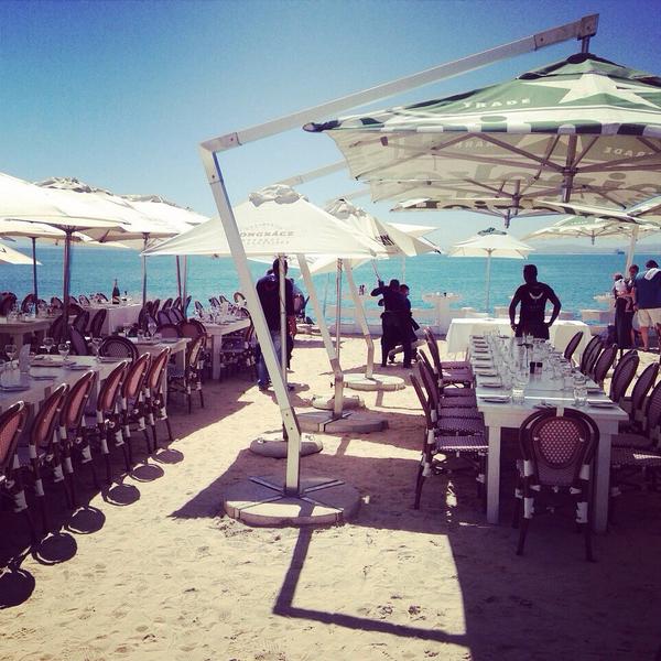 Ad_Mski's tweet photo. Today's celebration lunch #grandebeachcafe #grandprixwinners #gridloeries @gridworldwide @xaviermarot @NazzleeCassim http://t.co/6eKmKs4phM