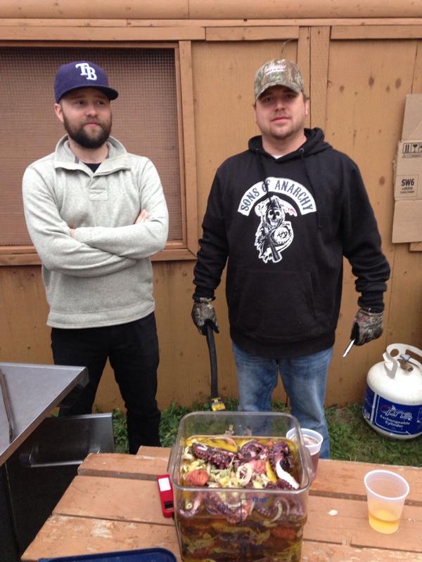 SUPERRANL's tweet photo. "@5brotherscheese: #roots2014 @NLSeasonings @ChinchedBistro @SUPERRANL http://t.co/VuJ5GTWrZN"getting ready for the crowd.