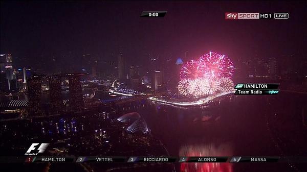 AyatoNakagawa's tweet photo. #Hamilton wins the #SingaporeGP. - @LewisHamilton 
#F1 #F1JP #FIA #SINGAPOREGP #SINGP http://t.co/ZrgBFxWwdF