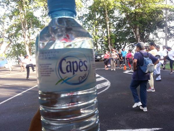 CROSguadeloupe's tweet photo. Échauffement de la marche populaire à la friche de #BaieMahaut
#SVS14 http://t.co/OCTvvRmXMo