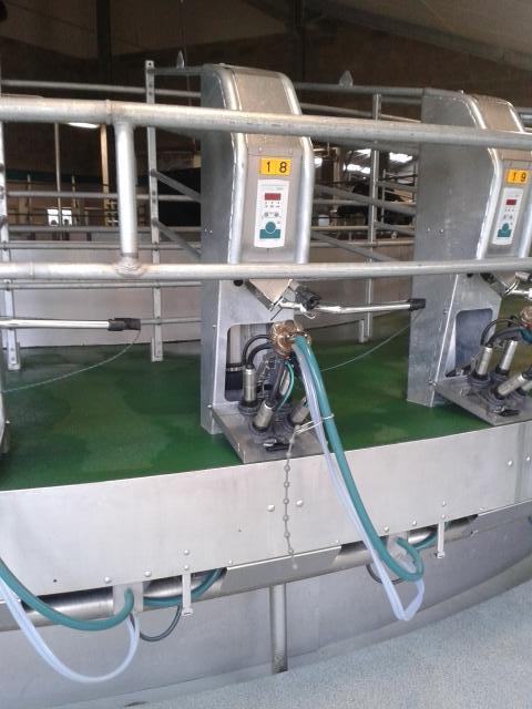 BiesmansSHD's tweet photo. 'Kennismaking met de handelswereld' op de 'Dag van de landbouw'. #primair #agrarisch #veehouder in Neeroeteren #shd3i http://t.co/NkymIAGgkB