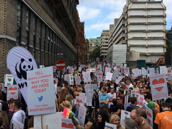 MylesDyer's tweet photo. We are now setting off! With @RouReynolds, @VivienVincze & @GreenpeaceUK! #PeoplesClimate #ClimateMarch2014 http://t.co/3PYLou7Tgb