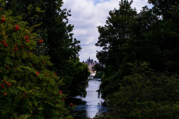 TylerHumph's tweet photo. Europe Series: Day 22 This photo was taken at #StJamesPark #dailyphoto #photog #London https://t.co/aGg6Da6R0i http://t.co/QgD4DCcBsK