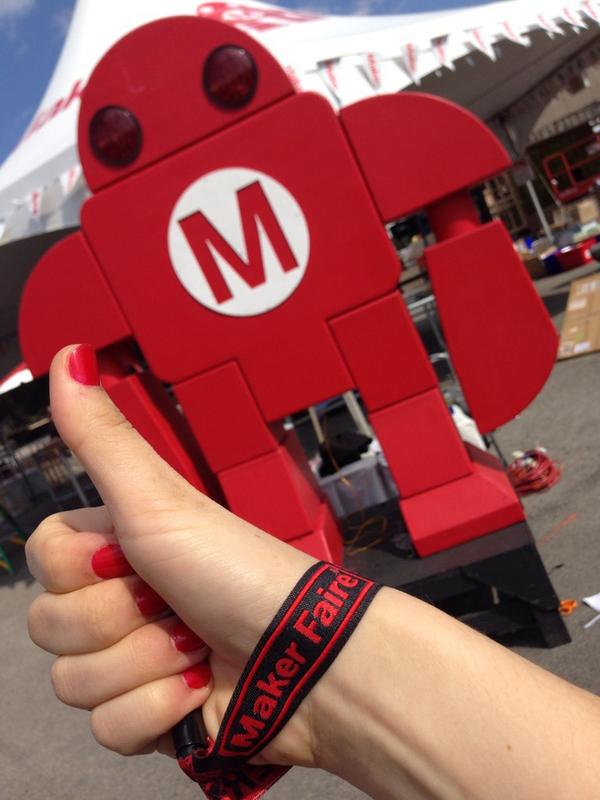 RogueMaking's tweet image. @MakerFaireNY Sorry 'bout the rain! @make staff has been amazing! Sunny now! #LadyMaker shout out @JessH you are epic