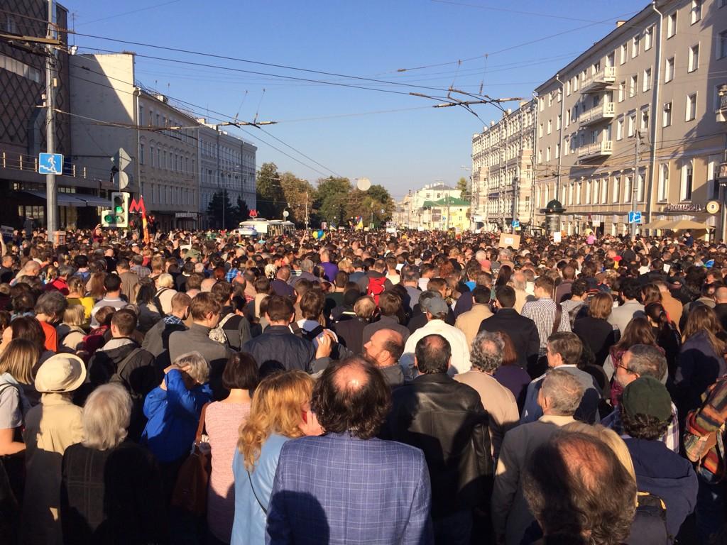 ByDzkIYIIAEif--.jpg:large