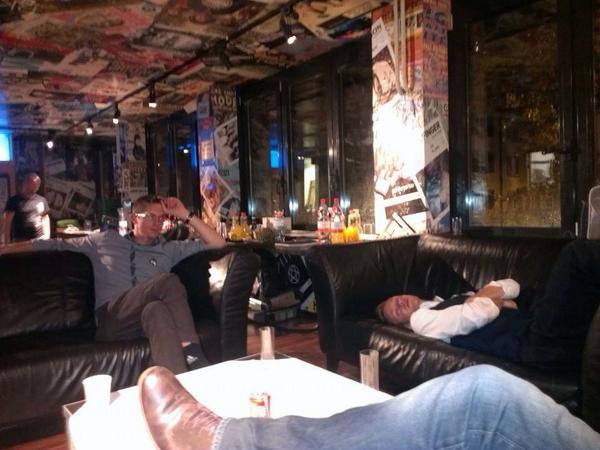 ChatNoirCH's tweet image. #stepthree attente en loge!!! #SWISSBARAWARDS