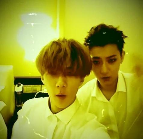 shxntw's tweet photo. EL CABELLO DE SEHUN ESTOY LLORANDO 😭😭  😭 http://t.co/1zVsxQldRt