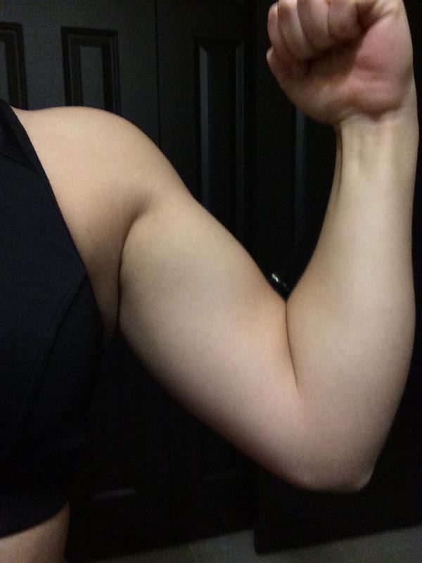 Kirstenfitness's tweet photo. Hey there beautiful 😍 #armslip http://t.co/V8w86L4y0S