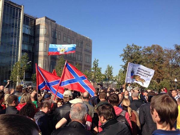 AnaM0978's tweet photo. #маршмира #Москва #marchforpeace #Moscow http://t.co/YWtGHkNKFW