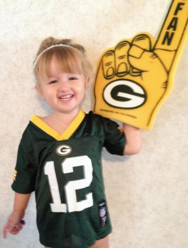 JoanneHock's tweet photo. @jsitton71 @AaronRodgers12  @espn @nfl @NFLonFOX Noelle says GO PACKERS #packers #footballsunday #NFLSunday http://t.co/NipZTmHEPn