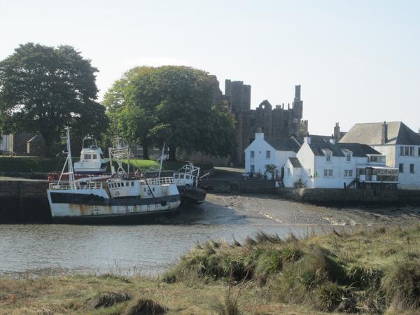 DavyBrownArtist's tweet photo. Wonderful week @selkirkarms tutoring landscape #painting. More #artholidays next month! @mvscotland @VisitSWScotland http://t.co/c60ISJkMh6