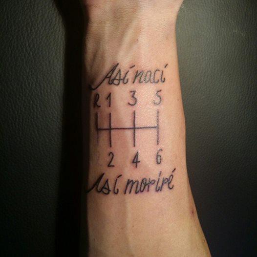 IreneReyes12's tweet photo. #tattoo #ink #tatuaje #cajadecambios #asinacíasímorire #muñeca #contacto639949652 http://t.co/asLbMGB5Lu