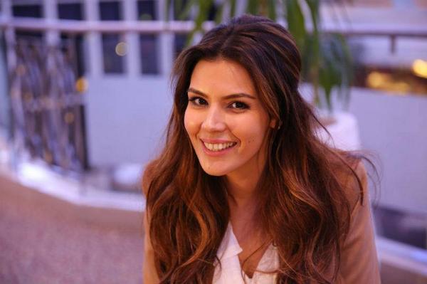 DPeri555's tweet photo. Öyle biri varki ilk görüşte değil her görüşte aşık olduğum HATİCE ŞENDİL. @sendil_hatice http://t.co/OAosAUTEUB