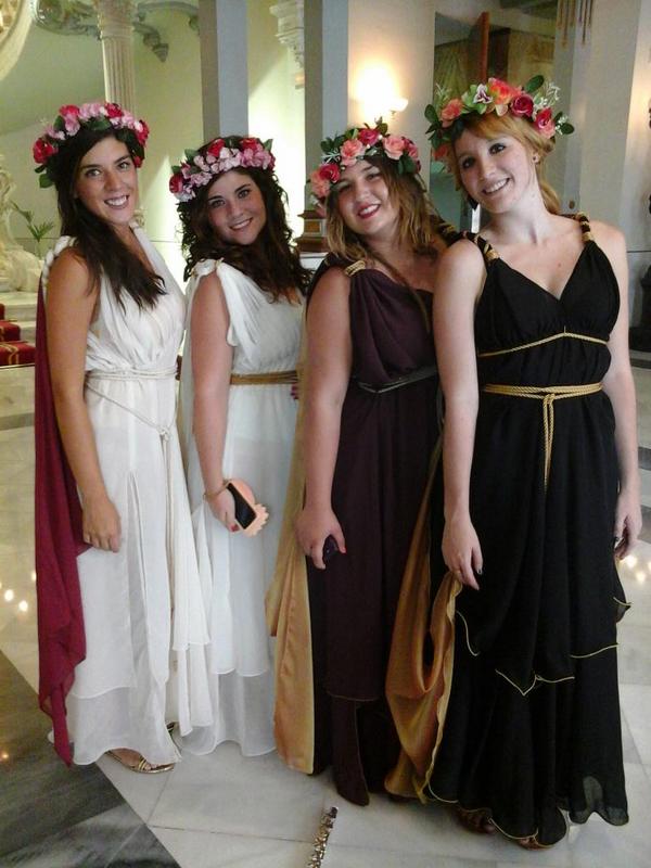 YolandaMartin37's tweet photo. Resacosas y guapaas #LEGIONUNIVERSITAS http://t.co/HibLbjE3g6