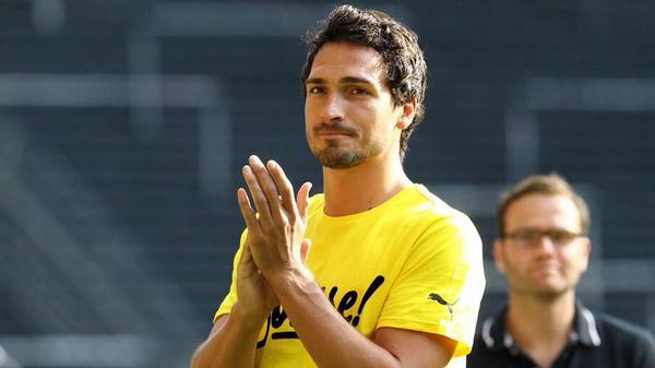 Cc <a href="/ManUtd/">Manchester United</a> No strootman no vidal but he!!! "<a href="/MUFCBulletin/">We've Moved</a>: Ed, get on it... #MUFC "