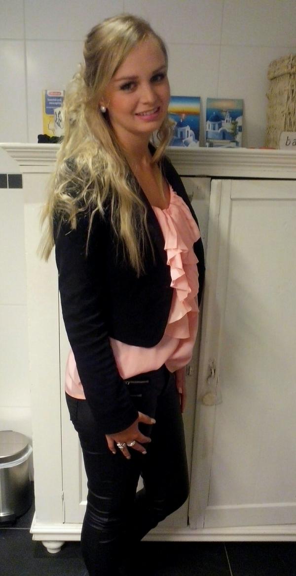 hendrika_a tweet picture