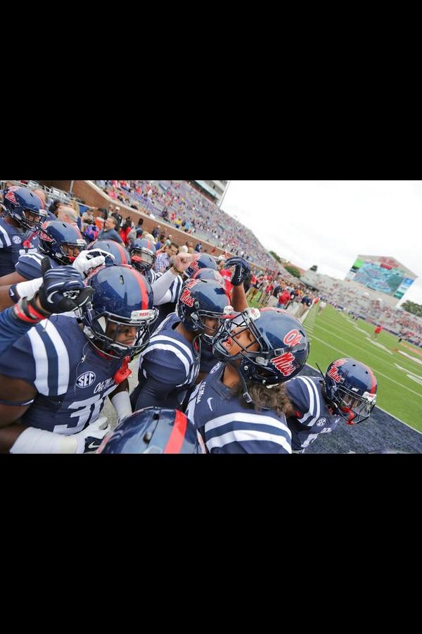 CodyPrewitt's tweet photo. It's just getting started we about to eat... http://t.co/iJUZ3eEqqo