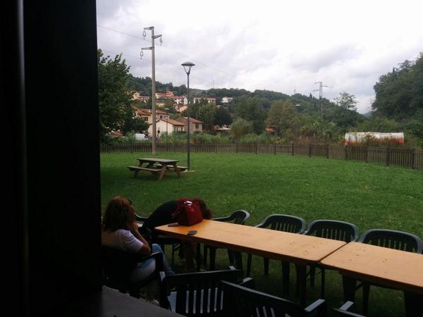 marcobianca's tweet photo. Oggi le mamme blogger di @KVFarelamamma fra storie e lavoretti nell' #Ecoparco #Vaiano @vivianasarti http://t.co/ekWLQ6cKSM
