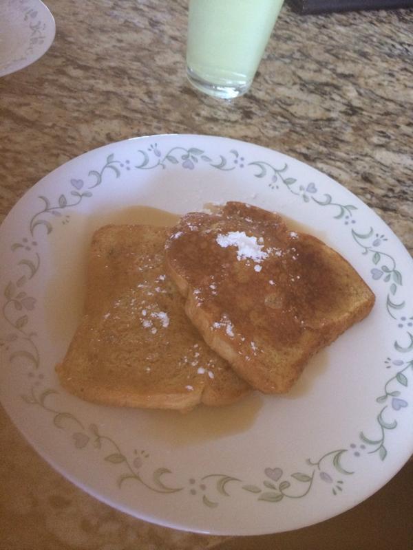 baileyrseppel's tweet image. Breakfast of champions #baileymadebreakfast #happykid #packersunday