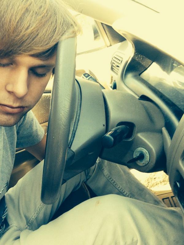chaseloffy's tweet photo. driving to work http://t.co/e84UxyVME5