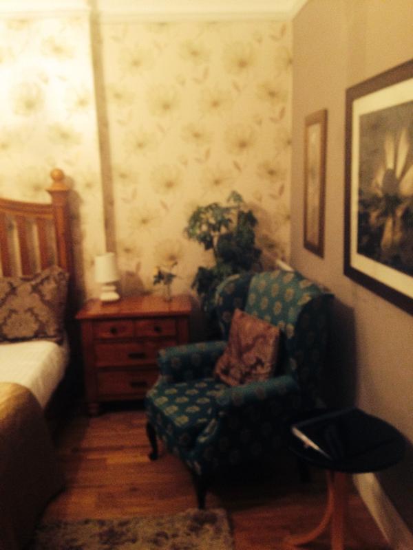 SkinnyLove68's tweet photo. #Dexbytownhouse #cardiff A fabulous #B&amp;B http://t.co/YacZt7eaBp