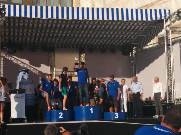 El equipo francés recibe el premio al país más galardonado. #somosmundial