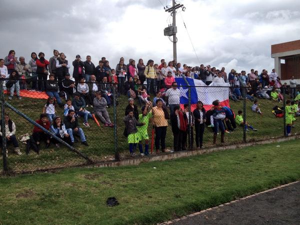 alcajica's tweet photo. Gran final del "MUNDIALITO de fútbol 2014" y 3er lugar #cajicaapoyapequeñosfutbolistas @Mauricio_Cajica @Jpcorreas http://t.co/vTKc40QEkf