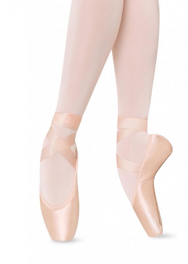 dancerthings_'s tweet image. When people say something is "on point" all I can think of is