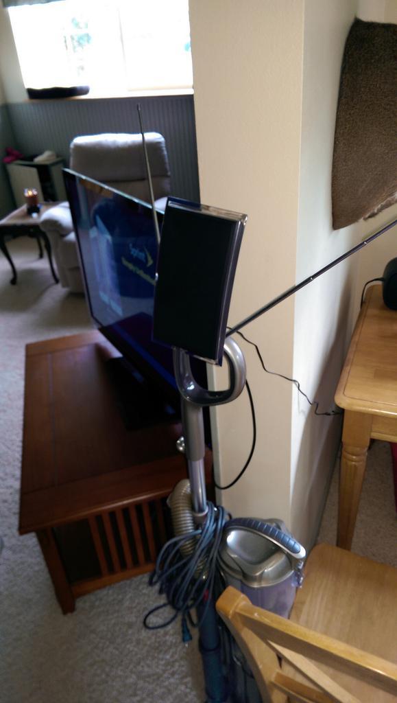 centralwisco's tweet image. That's my TV antenna on top of a vacuum.  #poorreception #nocable #firstworldprobs